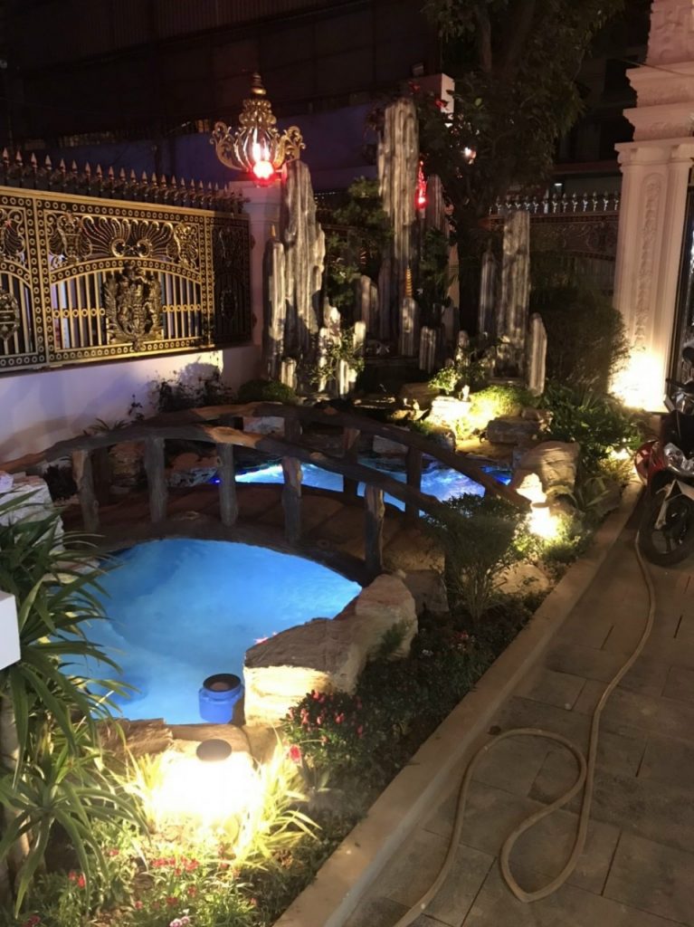 https://hoaquavienfarmstay.com/wp-content/uploads/2018/04/z2723875870210d9e67e7cc43980d8b6244fce3b13b059-225x300.jpg