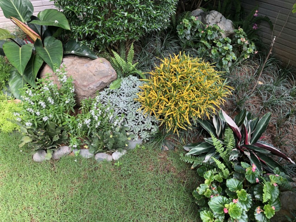 https://hoaquavienfarmstay.com/wp-content/uploads/2021/09/z2723883157940ed050eb64f5a88338f4d35f0b30c1310-400x300.jpg